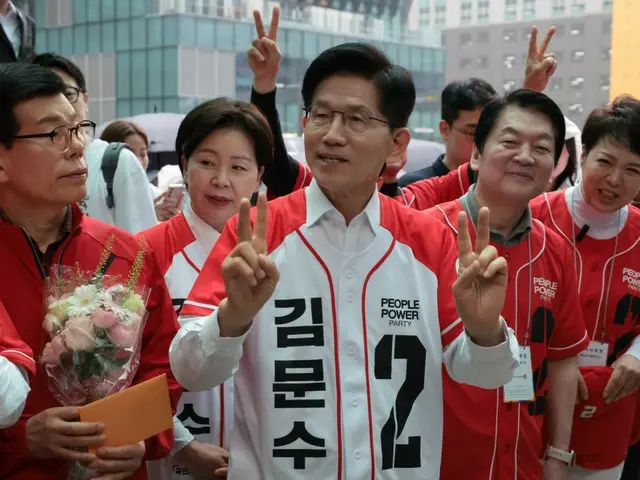 Kim Moon-soo "merayu" Lee Jun-seok dan "menghindarinya" = Kandidat dari "kubu konservatif" di Korea Selatan