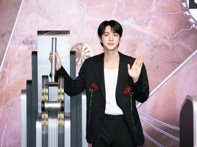 "BTS" JIN menghiasi Gedung Empire State di New York dengan warna-warna utama "Echo"... "Terima kasih atas inspirasi dan kekuatannya"