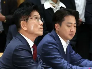 Kim Min-seok, ketua komite strategi pemilihan gabungan tetap dari Partai Demokrat, mengatakan, "Ada kemungkinan besar bahwa kandidat Kim Moon-soo dan Lee Jun-seok akan bersatu...tingkat persetujuan mereka akan turun" (Korea Selatan)