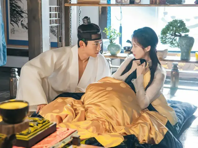 Tacyeon (2PM) & Seohyun (Girls' Generation) memiliki malam pernikahan yang luar biasa dalam "I Stole the Leading Role's First Experience"... Sebuah romansa subversif berbasis novel