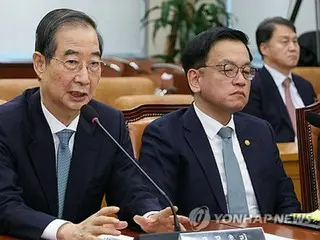 Polisi Korea Selatan melarang mantan perdana menteri dan mantan wakil perdana menteri meninggalkan negara itu karena dicurigai melakukan kerusuhan sipil
