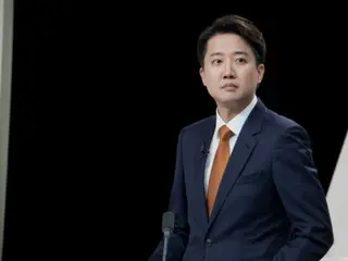 Lee Joon-seok menyerang Lee Jae-myung dalam debat TV: "Buah senilai 28 juta won, ada gajah di rumahmu?" = Pemilihan presiden Korea Selatan