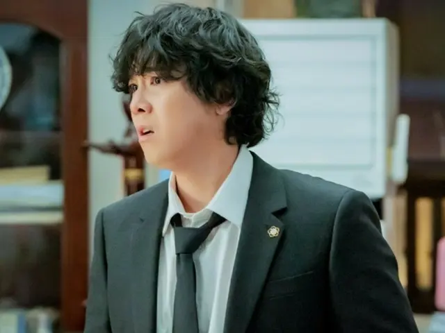 Honggi FTISLAND menjadi pengacara di "Four Seasons of Spring"... apakah dia khawatir dan menangis? Dia melempar kacamatanya dan menjadi marah!