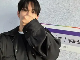 Lim Siwan, mungkin menyadari isu politik... memberikan suara dengan mengenakan pakaian hitam