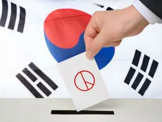Alasan untuk memilih: "Lee Jae-myung: 'Pengadilan Darurat Militer'; Kim Moon-soo: 'Karena dia jujur'"