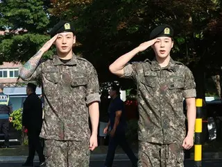 [Foto] JIMIN dan JUNG KOOK BTS diberhentikan hari ini (11) setelah menyelesaikan dinas militer mereka selama 1 tahun dan 6 bulan!