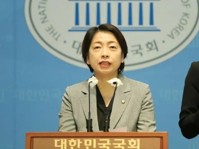 Partai Demokrat Korea: "Partai Kekuatan Rakyat seharusnya tidak mengatakan apa pun tentang penangguhan persidangan presiden... Jelas bahwa kami tidak senang dengan pemilihan presiden" (Korea Selatan)