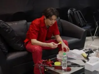 Mantan asisten profesor, manajer "BTS" J-HOPE & Captain, "chemistry" yang solid... dari rutinitas sebelum pertunjukan hingga di belakang panggung yang sebenarnya = "perspektif campur tangan yang mahatahu"