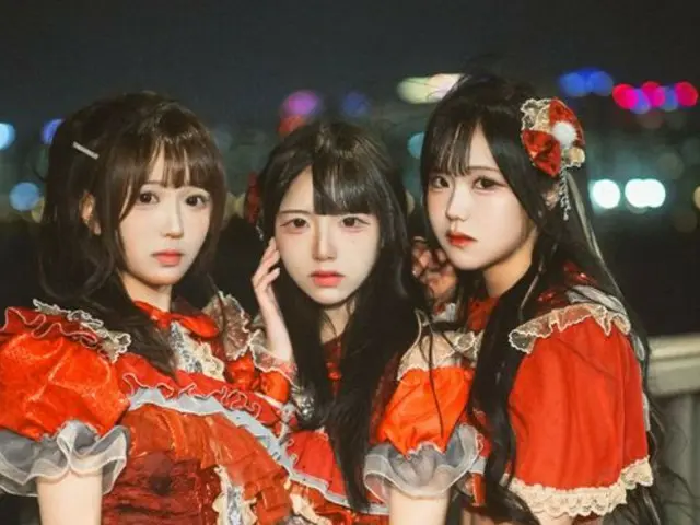 "K-underground idol" "IHOTEU" tiba-tiba mengumumkan pengunduran diri member dan pemutusan kontrak dengan seluruh member... Apakah ini akibat dari tuduhan perselingkuhan dengan perwakilan perusahaan induk?