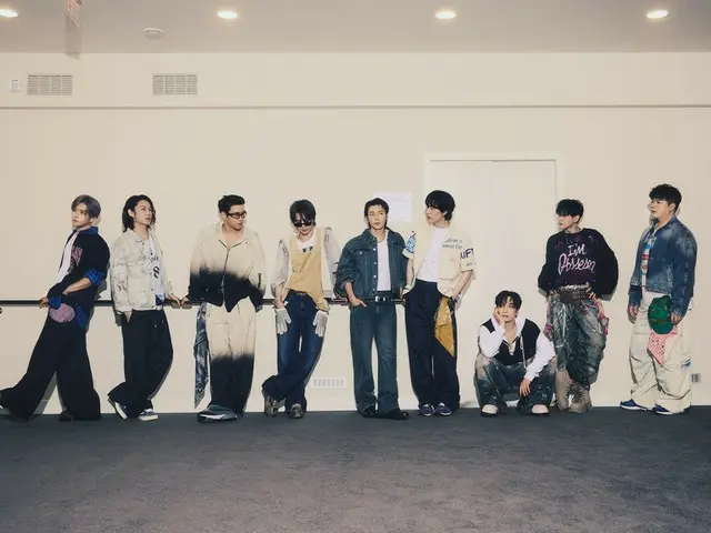Merayakan ulang tahun debut mereka yang ke-20, SUPER JUNIOR mengumumkan kembalinya "Raja Performa" dengan lagu baru mereka "Express Mode"