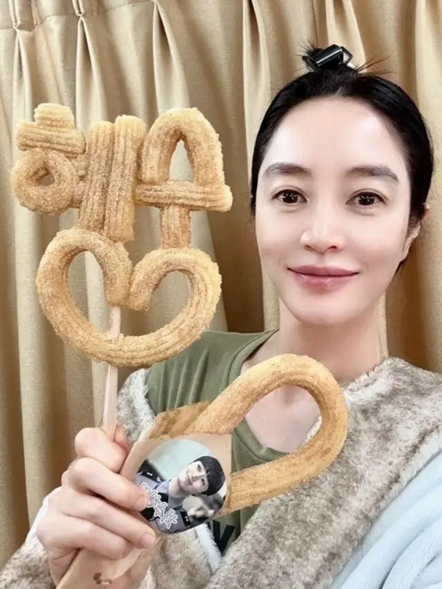 女優キム・ヘスが自撮りを通じて、近況を公開した。