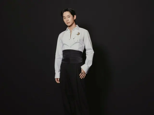 Visual Jung HaeIn yang bersinar di Milan Fashion Week... Tampilan unik dalam balutan tuksedo