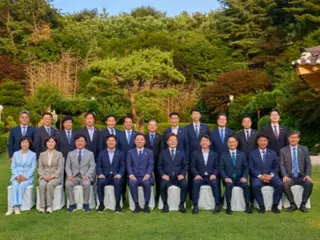 Presiden Lee dan para pemimpin partai berkuasa mengadakan makan malam, berjanji untuk bekerja sama memulihkan mata pencaharian rakyat dan berhasil dalam pemerintahan (Korea Selatan)