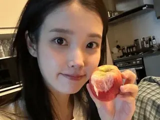 IU, bukan sebagai selebriti tapi sebagai manusia Lee Jieun...dia sangat imut bahkan tanpa riasan!