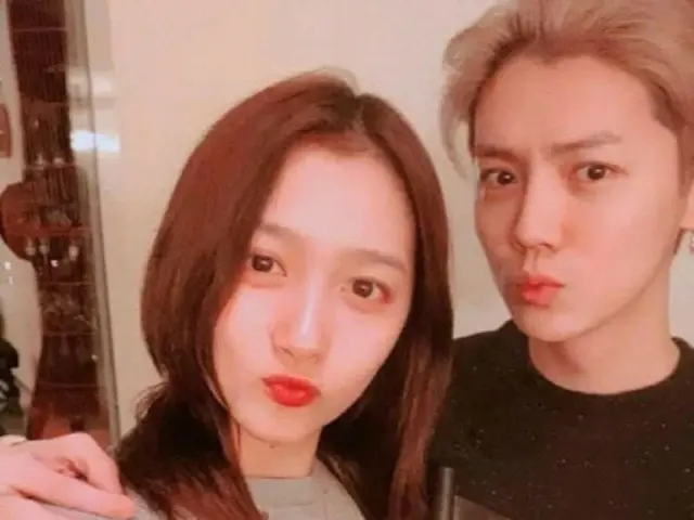 LUHAN (mantan EXO) & Kuan Xiaotong, benarkah mereka putus setelah 8 tahun berpacaran? Melihat wallpaper di ponsel mereka...