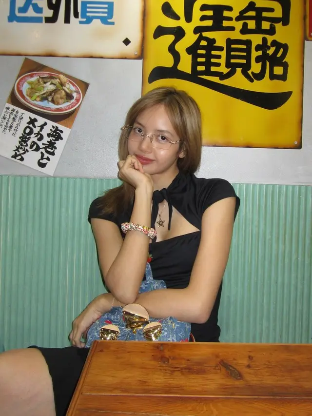 LISA（BLACKPINK）、日本旅行中に「耳から血？」驚きの投稿でファンは心配