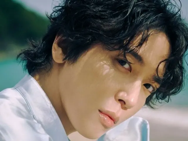 <Wawancara Tanya Jawab> Jung Yong Hwa CNBLUE merilis mini album ke-3 untuk merayakan ulang tahun debut solonya yang ke-10... "Saya ingin dikenang sebagai artis yang terus berkembang"
