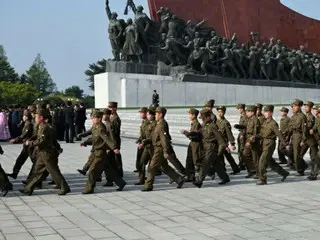 Alasan Korut Pamer Foto Tentara Rusia di Sebuah Pertunjukan: Kim Jong Un Menangis di Peti Mati