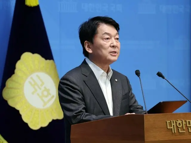 Ahn Cheol-soo, anggota parlemen dari Partai Kekuatan Rakyat, mengenai tingkat persetujuan partainya yang hanya 19%: "Politik pro-Yoon Seok-yeol harus diakhiri" (Korea Selatan)