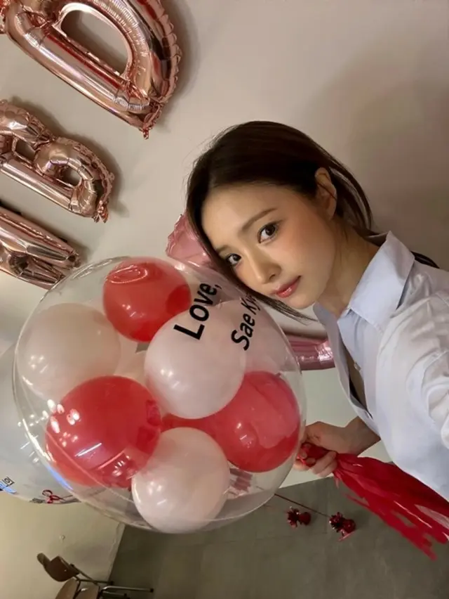 女優シン・セギョン、誕生日記念で逆にプレゼント…手作りのデザートまで