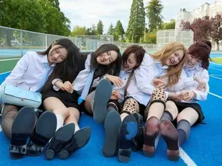 "KiiiKiii" dan lagu baru "DANCING ALONE" adalah daftar putar emosi yang menggambarkan kehidupan di "sekarang"... sebuah rekaman musim panas yang emosional yang dipenuhi dengan persahabatan dan masa muda