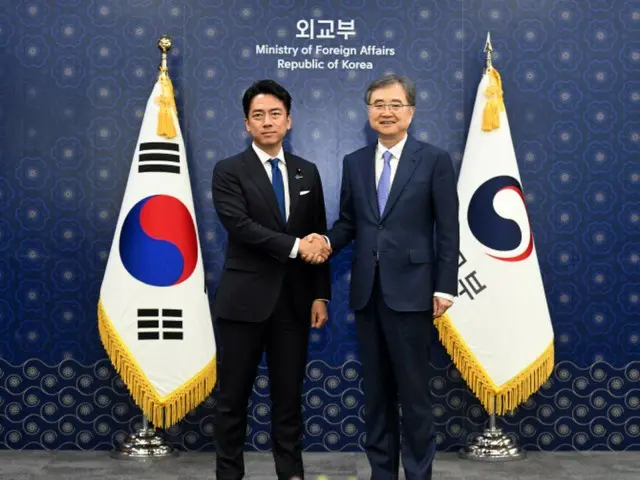 韓国外交部長官、日本の次期総理有力候補者の小泉氏と面会