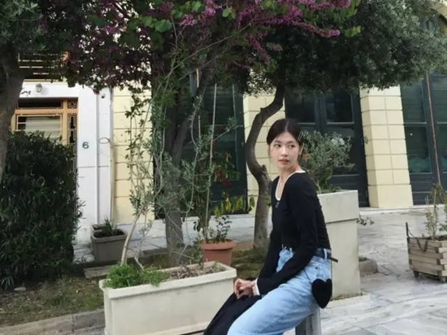 Aktris Somin terlihat seperti seorang idola... visual yang menyegarkan dan hidup