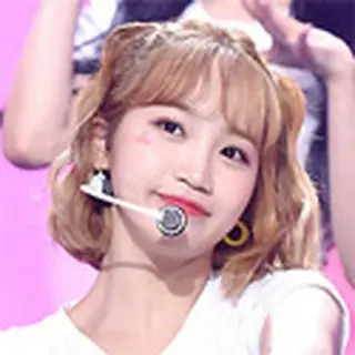 KIM CHAE WON（LE SSERAFIM）