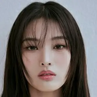 JINNI/JINI（EX NMIXX）