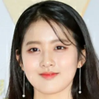 Park Si Eun（STAYC）