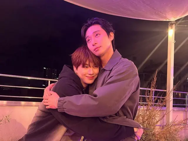 KANGDANIEL (KANGDANIEL) & aktor Park Seo Jun, bromance persaudaraan