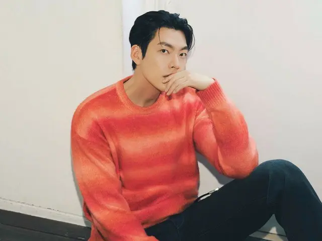 Aktor Kim WooBin memamerkan busana FW-nya...seorang pria musim gugur yang cantik