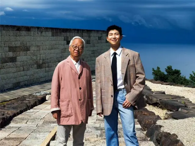 RM "BTS" menghiasi sampul majalah Jepang bersama seniman kontemporer Hiroshi Sugimoto... "Empati melalui seni"