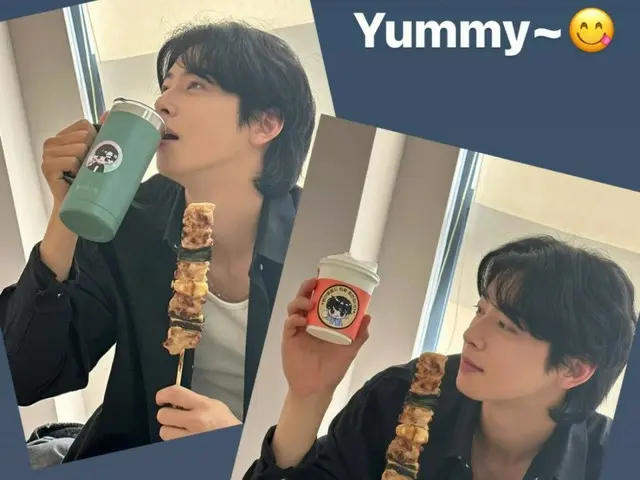 “ASTRO” Cha Eun Woo, “Yummy~” dengan yakitori di tangan