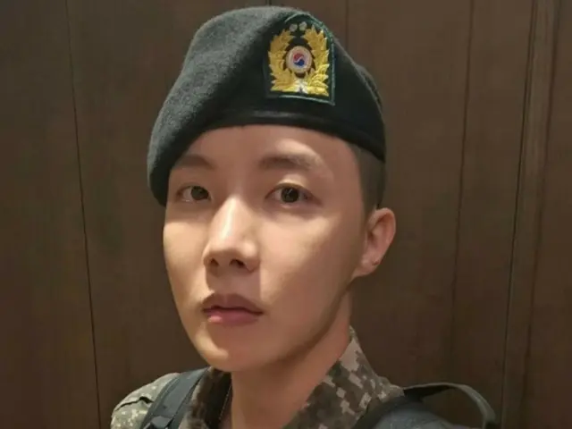 J-HOPE, yang saat ini sedang menjalani wajib militer, memberikan salam Chuseoknya: ``Selamat bersenang-senang di Chuseok''