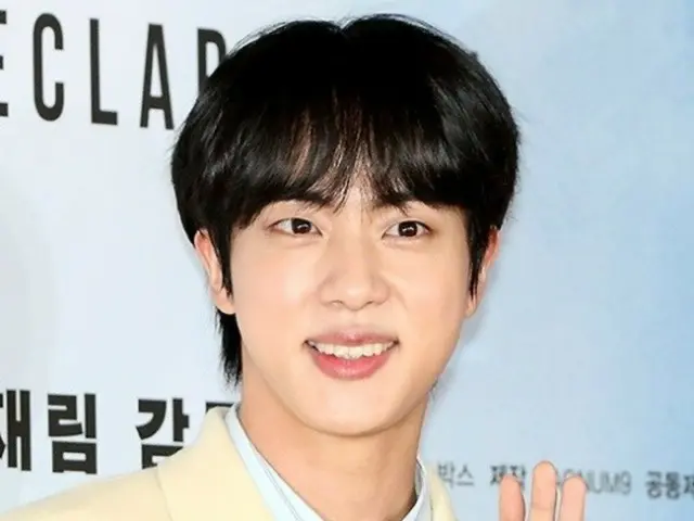 JIN “BTS” menempati peringkat pertama dalam pemungutan suara “bintang hangat dan menawan yang terlihat bagus dalam balutan kardigan”!