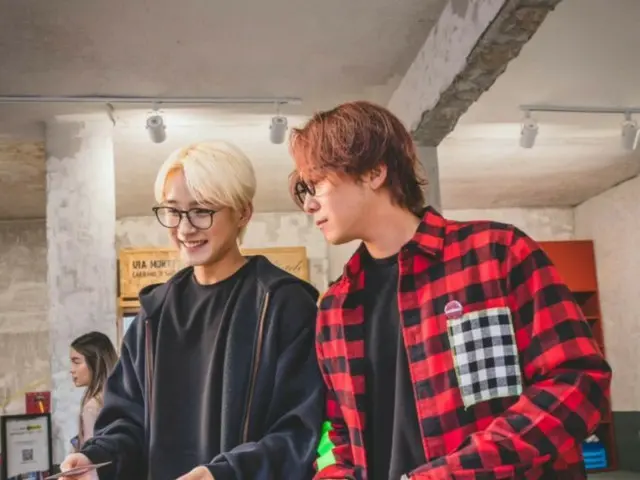 ``FTISLAND'' Hongki dan Jaejin mengundang perhatian dengan penampilan mereka yang menyenangkan dan menyegarkan... ``Sudah lama sekali sejak kami berkencan''