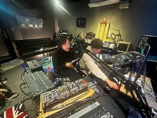 Jang Keun Suk merilis foto dirinya sedang mengerjakan lagu untuk band "CHIMIRO"