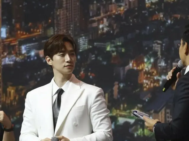 Junho (2PM) menghadiri acara peringatan 5 tahun pusat perbelanjaan Thailand “ICONSIAM”