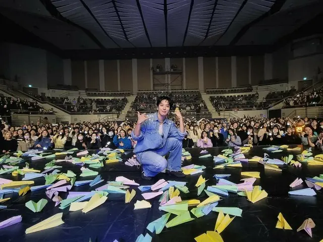 Jung Yong Hwa CNBLUE menghadiri acara di Korea di sela-sela pertunjukan di Jepang... "Jaga kesehatan sampai kita bertemu lagi!"