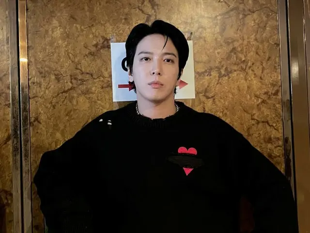 Jung Yong Hwa "CNBLUE" menyapa dalam bahasa Jepang menjelang hari kedua pertunjukan Kobe... "Terima kasih lagi hari ini"