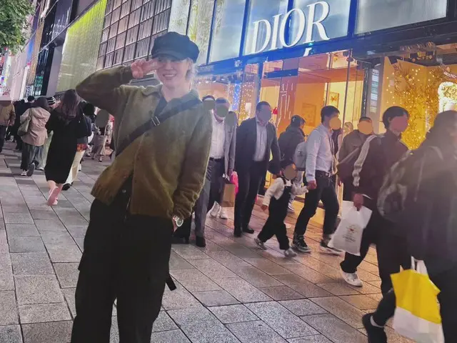 Apakah JIMIN “BTS” menikmati Jepang? ! …Foto diambil di sudut jalan di Ginza atau di jaringan toko kari