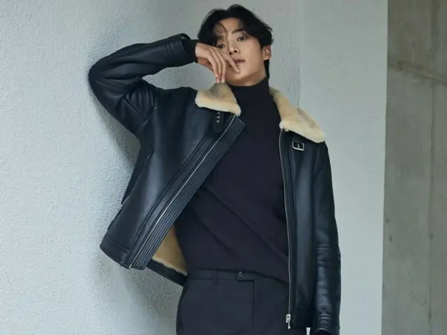 Rowoon SF9 mengenakan jaket kulit dengan anggun... Pose kasualnya seksi