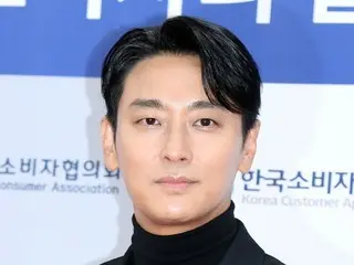Aktor Joo Ji Hoon terpilih sebagai ``Actor of the Year'' pada Hari Konsumen