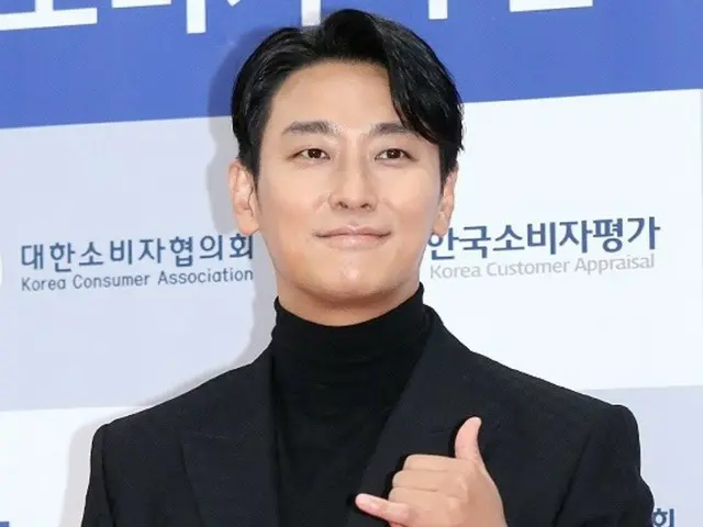 [Foto] Aktor Joo Ji Hoon berpartisipasi dalam Upacara Penghargaan Budaya dan Hiburan KCA ``Hari Konsumen ke-28''... Terpilih sebagai ``Aktor Terbaik Tahun Ini''