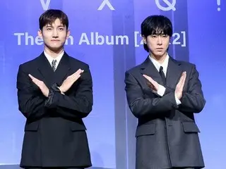 [Foto] "TVXQ" Yunho dan Changmin mengadakan konferensi pers untuk memperingati perilisan album peringatan 20 tahun mereka "20&2"