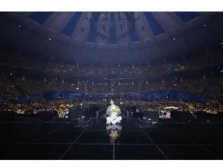 Junho "2PM" menyapa setelah hari pertama konser solo... Sepenuhnya diisi ulang dengan energi bahagia
