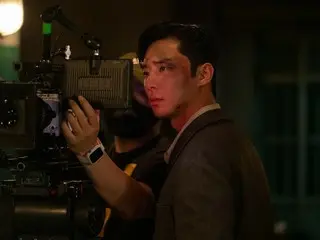 Aktor Park Seo Jun merilis cuplikan di balik layar pembuatan film dan promosi untuk “Gyeongseong Creature”