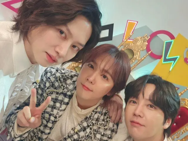 Heechul "SUPER JUNIOR" & Jang Keun Suk & "FTISLAND" Lee Hong Ki, para penggemar sangat senang dengan tembakan tiga "bola coklat" untuk pertama kalinya setelah sekian lama