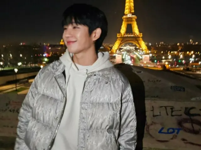 Jung HaeIn menikmati Paris... Visualnya lebih mempesona dari Menara Eiffel